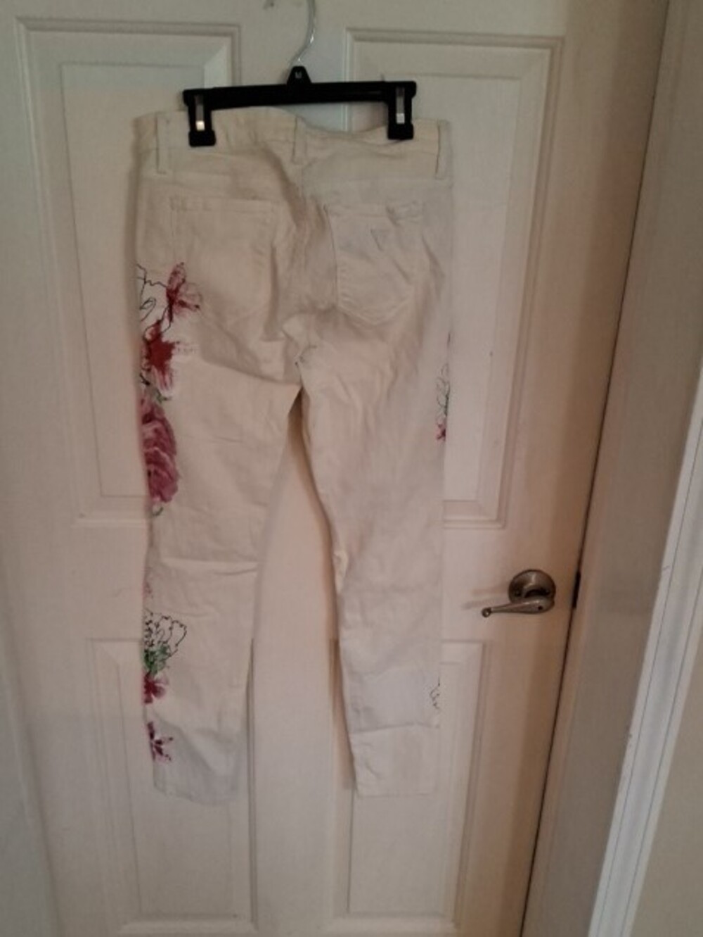 GUESS Cream Skinny Jeans with Pink Floral Embroidery - Picture 2 of 5